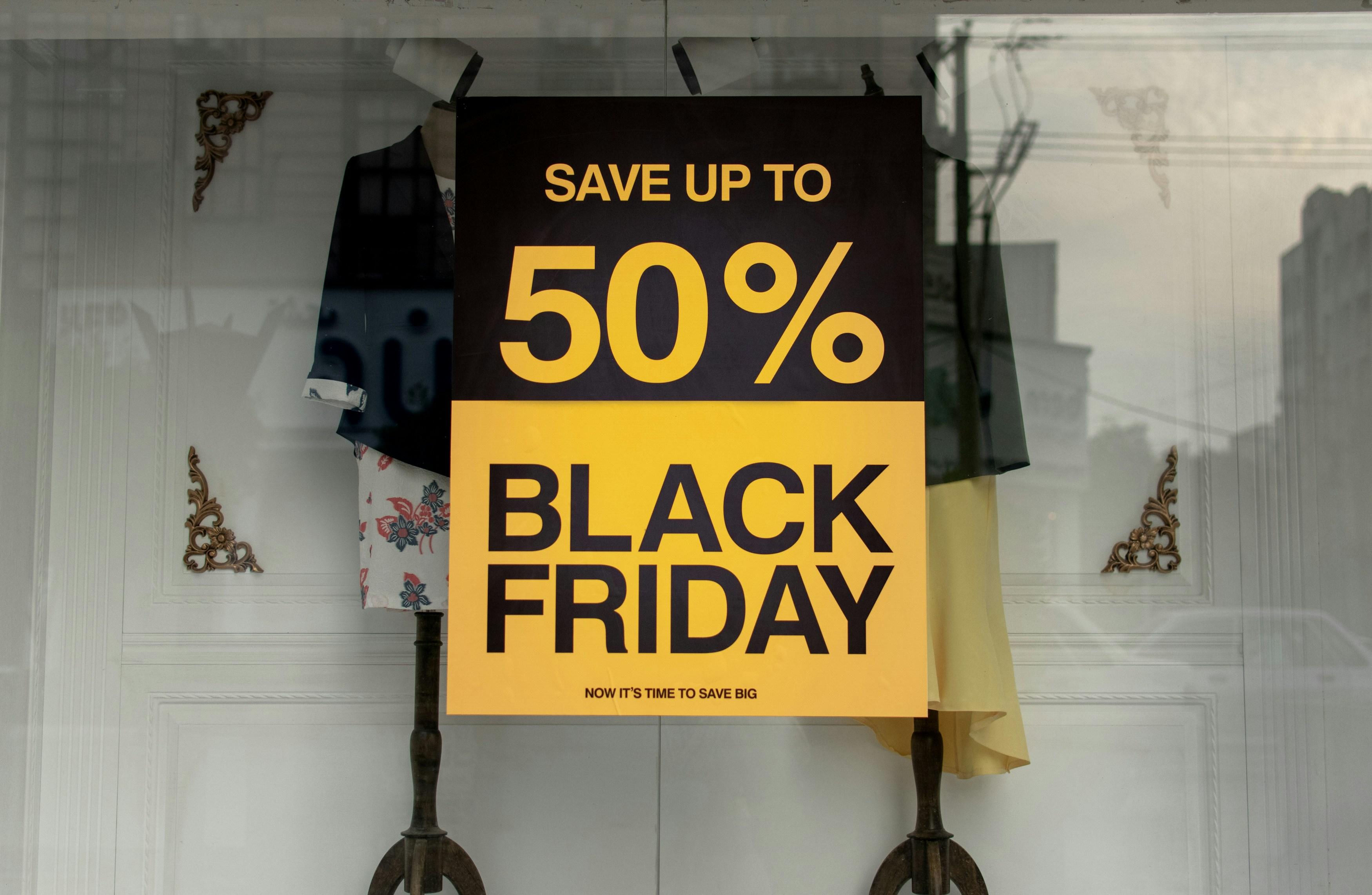 Thứ sáu đen tối Black Friday - Săn sales, săn deals